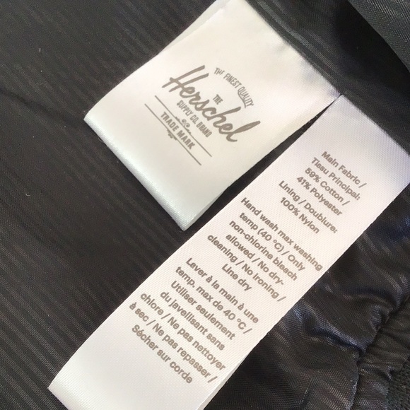 NWT Black Hershel Bomber Jacket Small Button - Picture 6 of 7